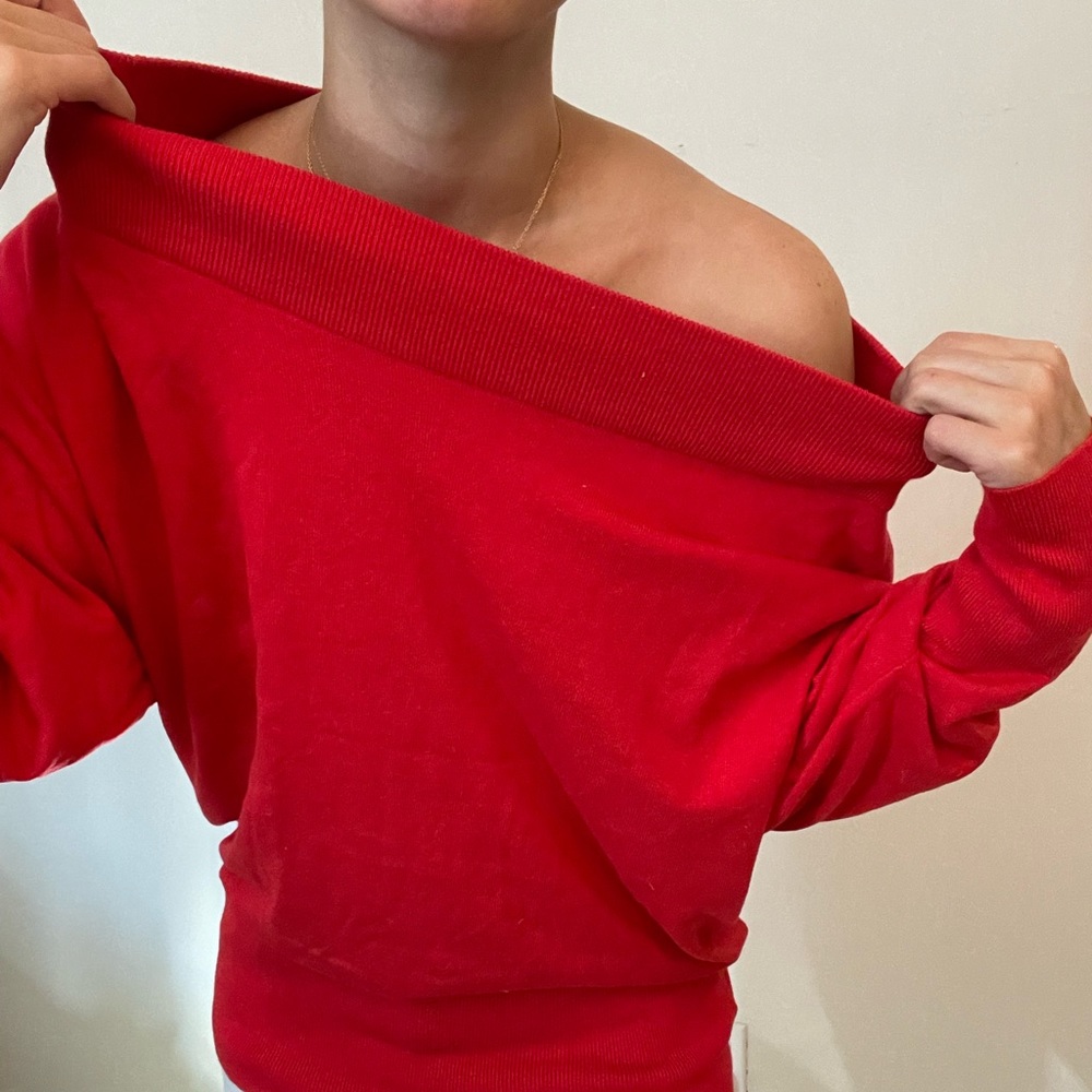 Versatile Express sweater - Picture 2 of 4